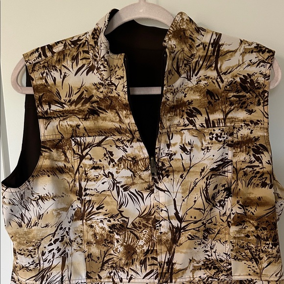 Women's Brown Reversible Utility Vest - Picture 10 of 12